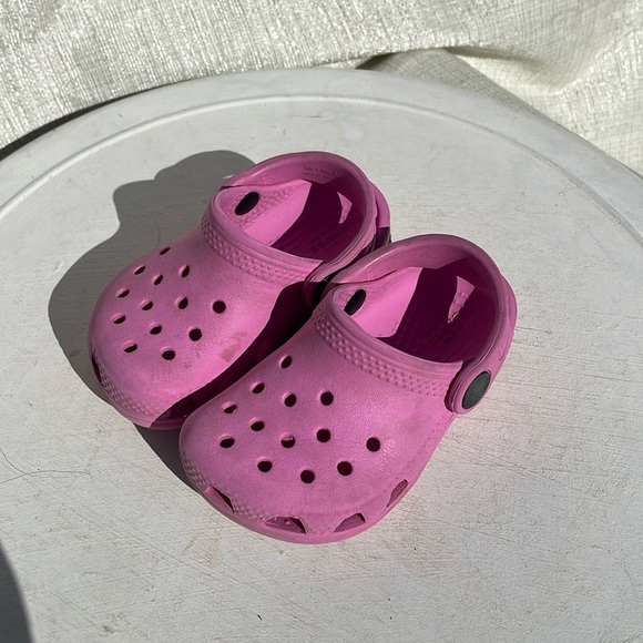 Crocs Unisex-Child Kids' Classic Clogs Taffy Pink Sz C5 - Picture 1 of 9